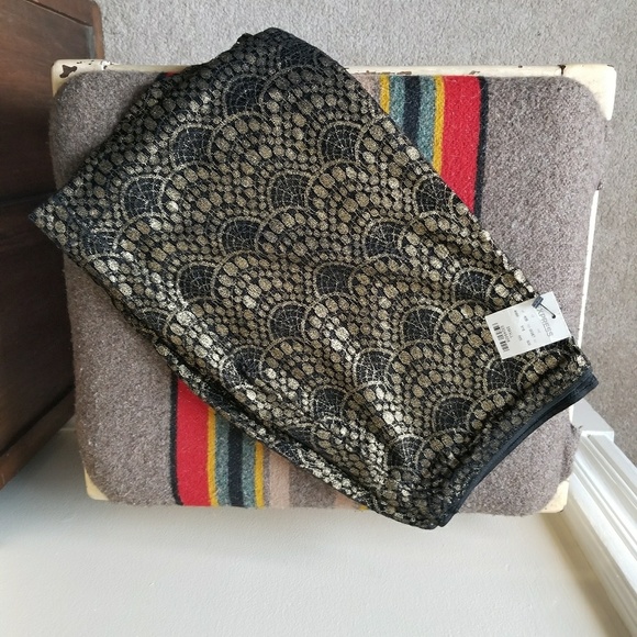 NWT - Sexy Shimmery Lace Mini Skirt - Picture 4 of 6